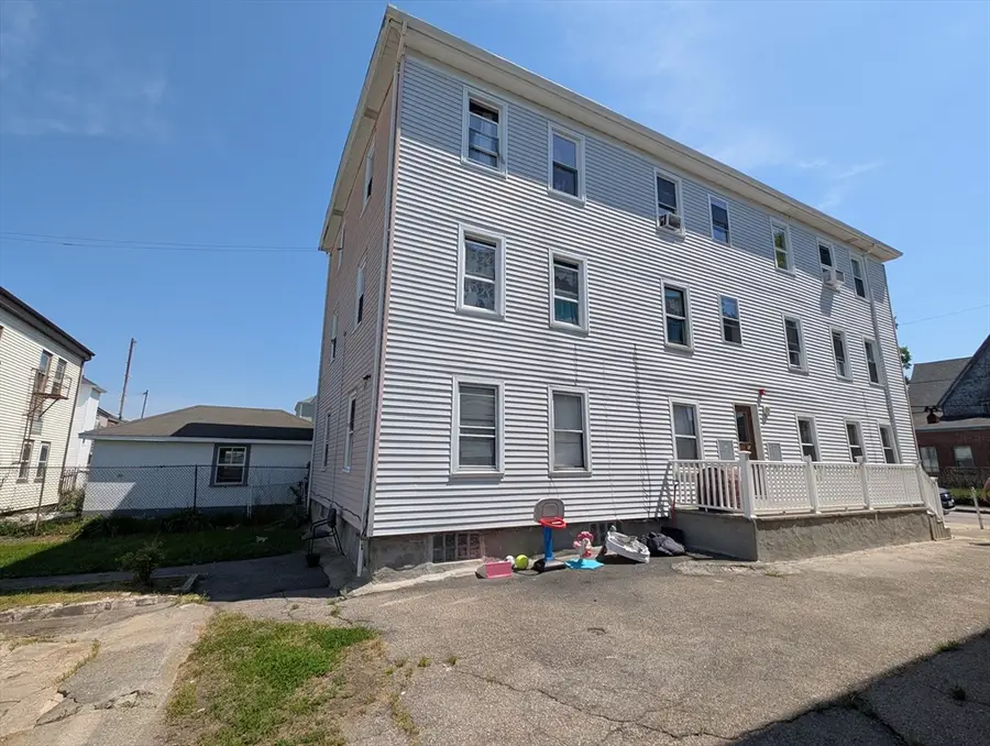 131 Thomas St, Fall River, MA 02723 - #2