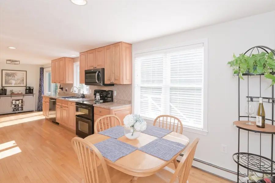 6 Chamberlain Road, Uxbridge, MA 01569 - #3