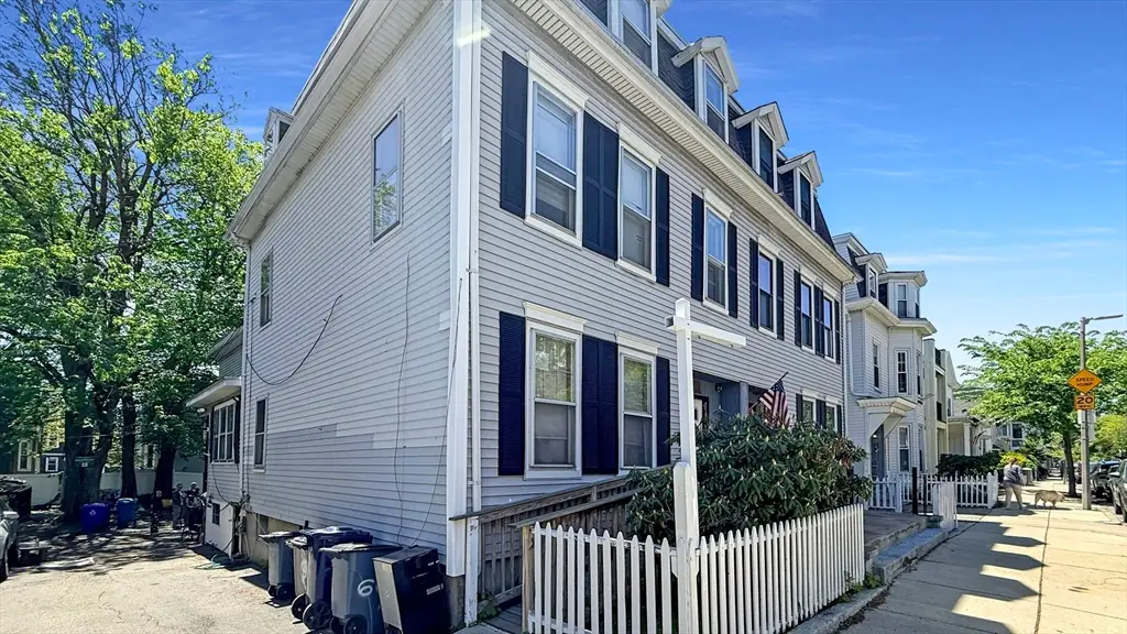 607 E 7th St, Boston, MA 02127 - #1