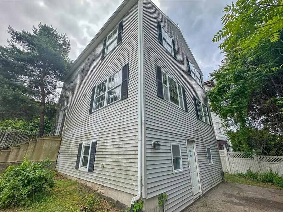 20 Groton Pl, Worcester, MA 01604 - #2