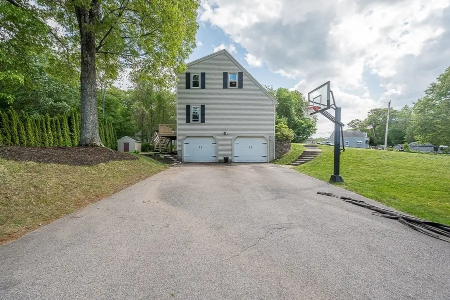 16 Herricks Ln, Millbury, MA 01527 - #3