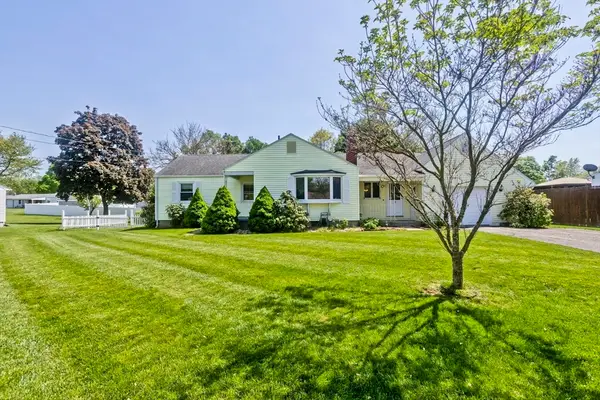 19 Somerset St, East Longmeadow, MA 01028