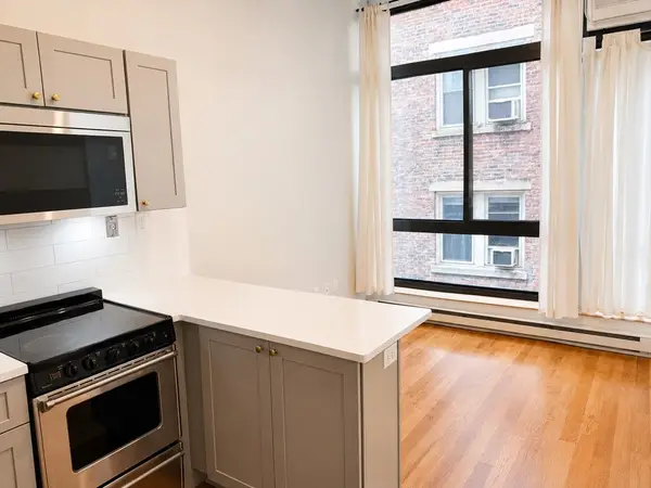 12 Stoneholm St #307, Boston, MA 02115