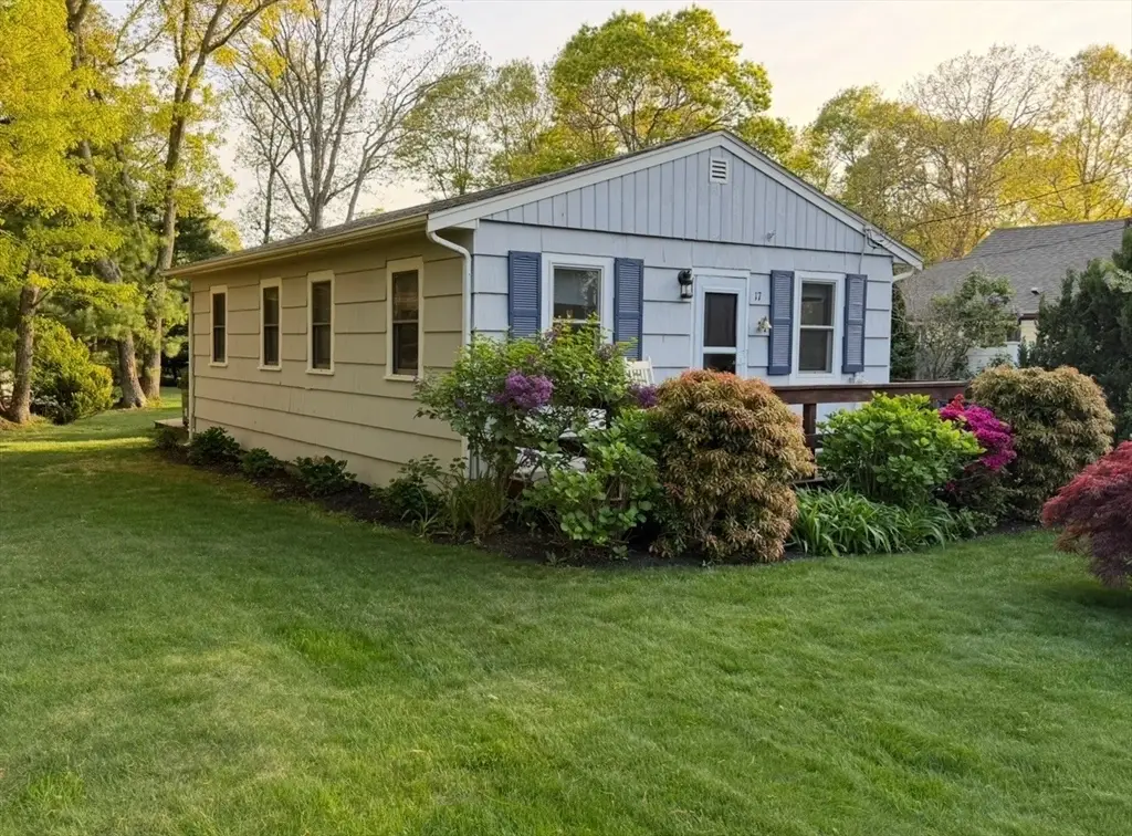 17 Suncrest Dr, Falmouth, MA 02536 - #1