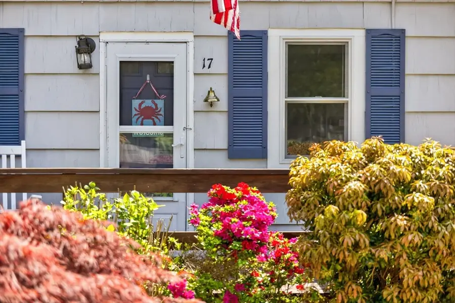 17 Suncrest Dr, Falmouth, MA 02536 - #2