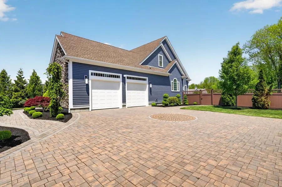70 Sycamore Ln, Westport, MA 02790 - #3