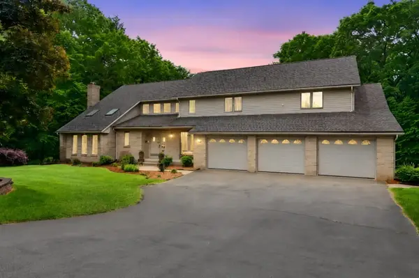 27 Lady Slipper Cir, Westfield, MA 01085