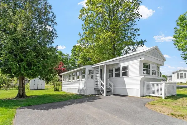 29 Tower Way, Pepperell, MA 01463