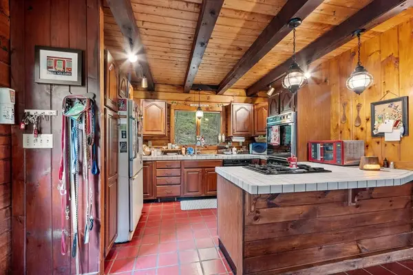 90 Appleton Cir, Fitchburg, MA 01420