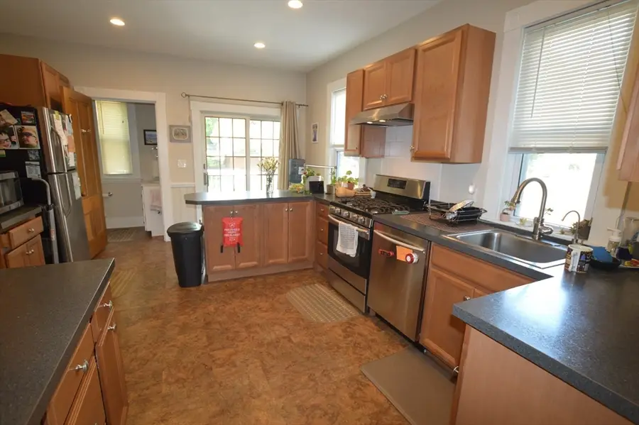 35-37 Thorndike St, Beverly, MA 01915 - #3