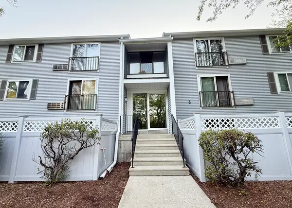 5 Village Rock Ln #21, Natick, MA 01760