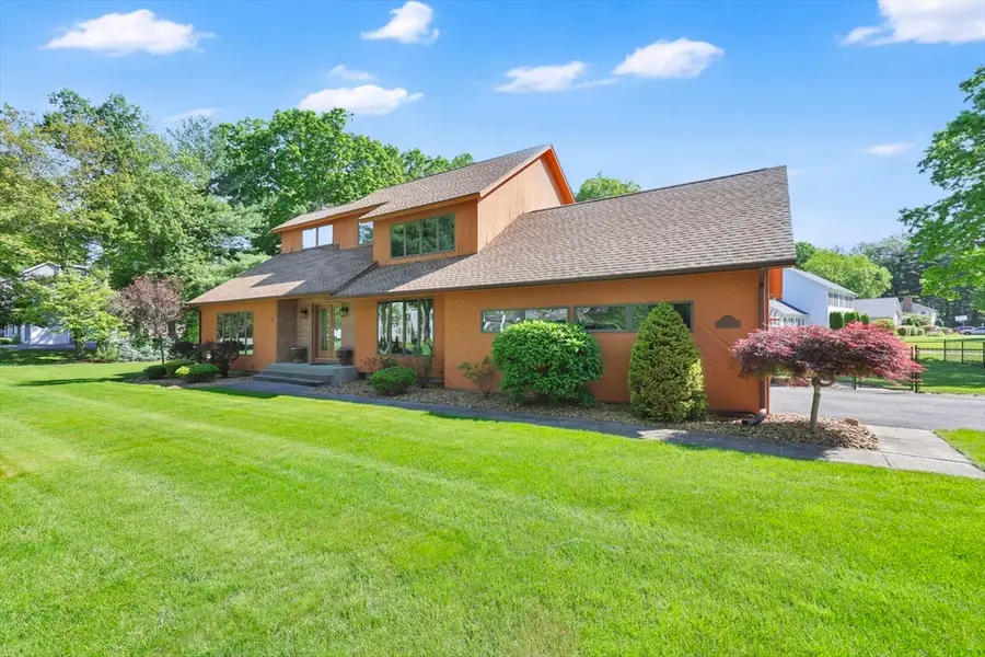 38 Evergreen Dr, East Longmeadow, MA 01028 - #2