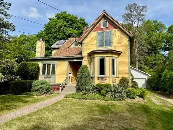60 Massasoit, Northampton, MA 01060