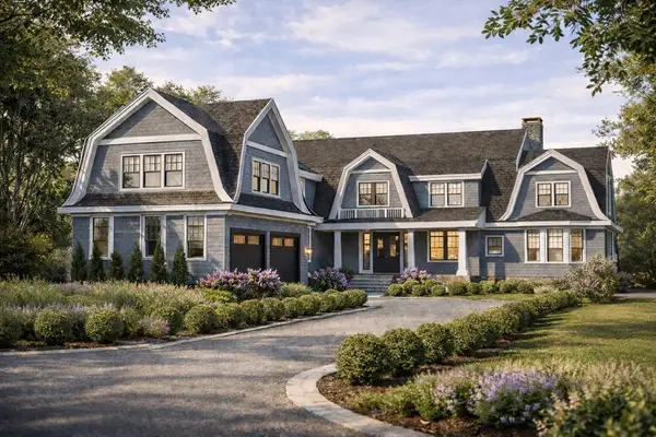 389 Monomoscoy Rd, Mashpee, MA 02649