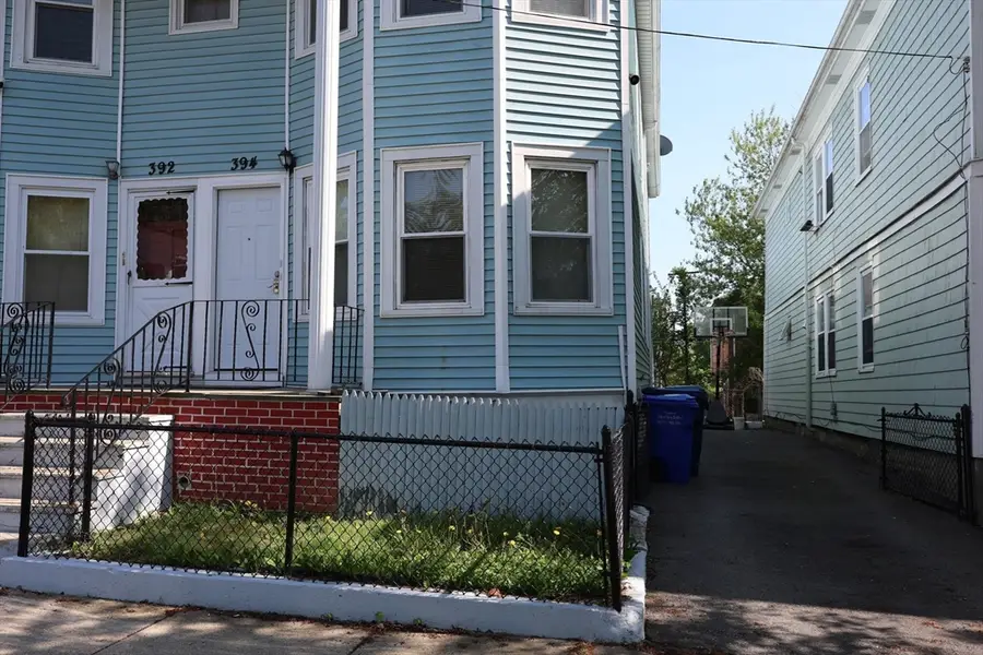 392-394 Shaw St, New Bedford, MA 02745 - #3