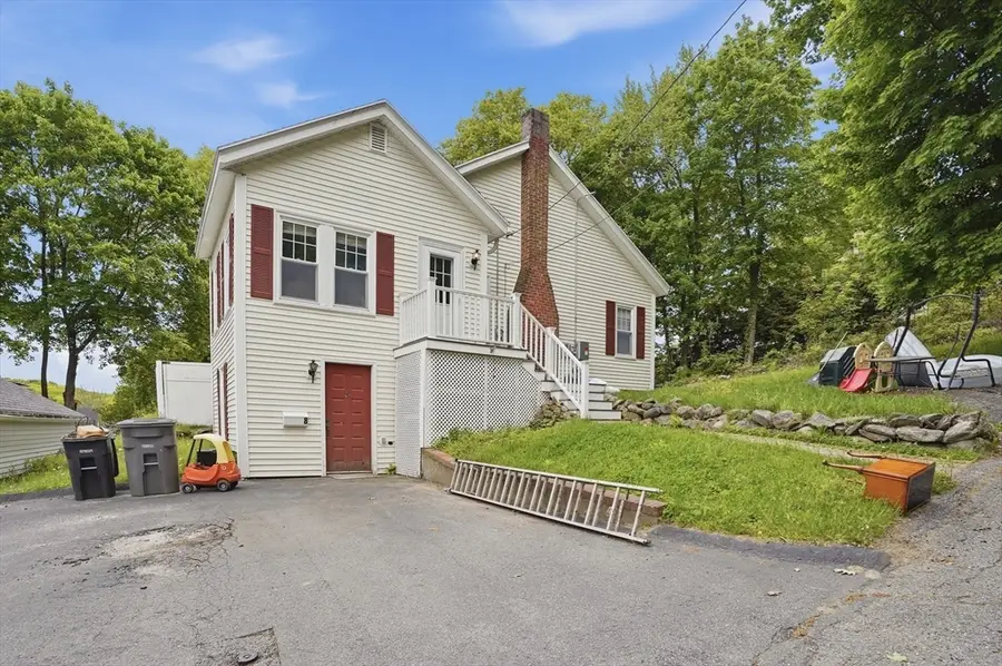 8 Grace Ct, Gardner, MA 01440 - #3
