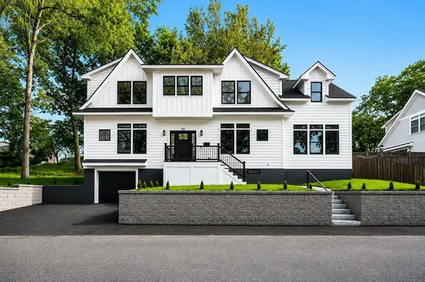 98 Evans Rd, Marblehead, MA 01945