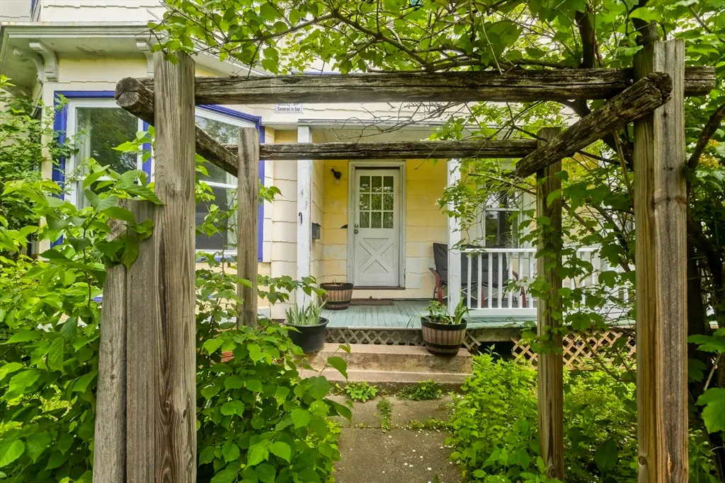 146 Beech St., Holyoke, MA 01040 - #1