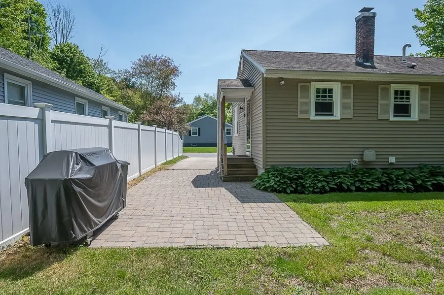 11 Bancroft Street, West Boylston, MA 01583 - #3