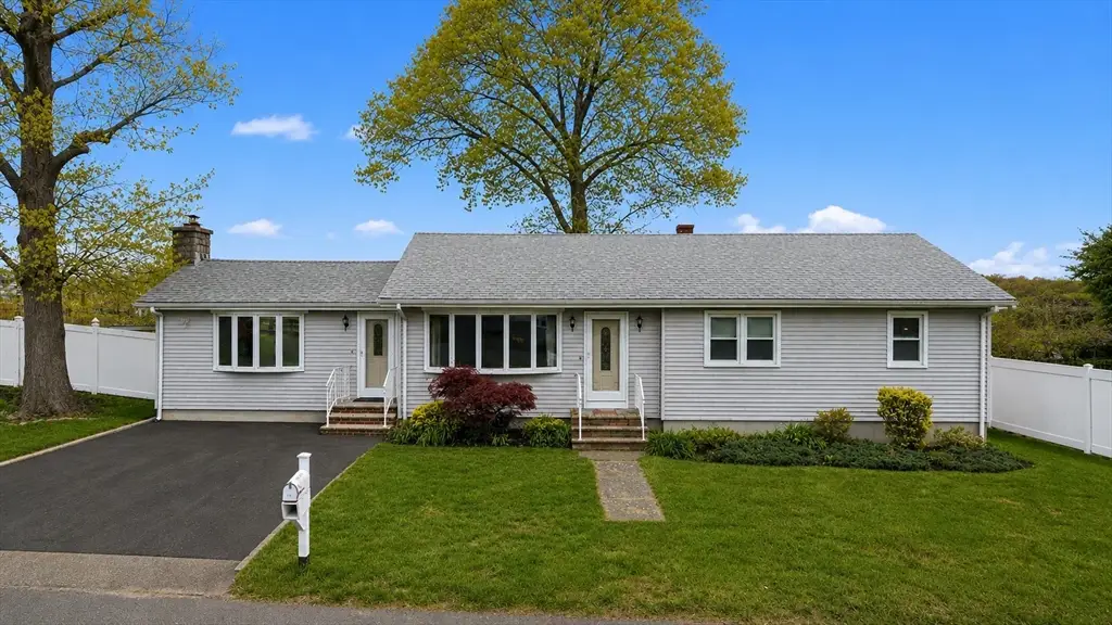 15 Mary Dr, Acushnet, MA 02743 - #1