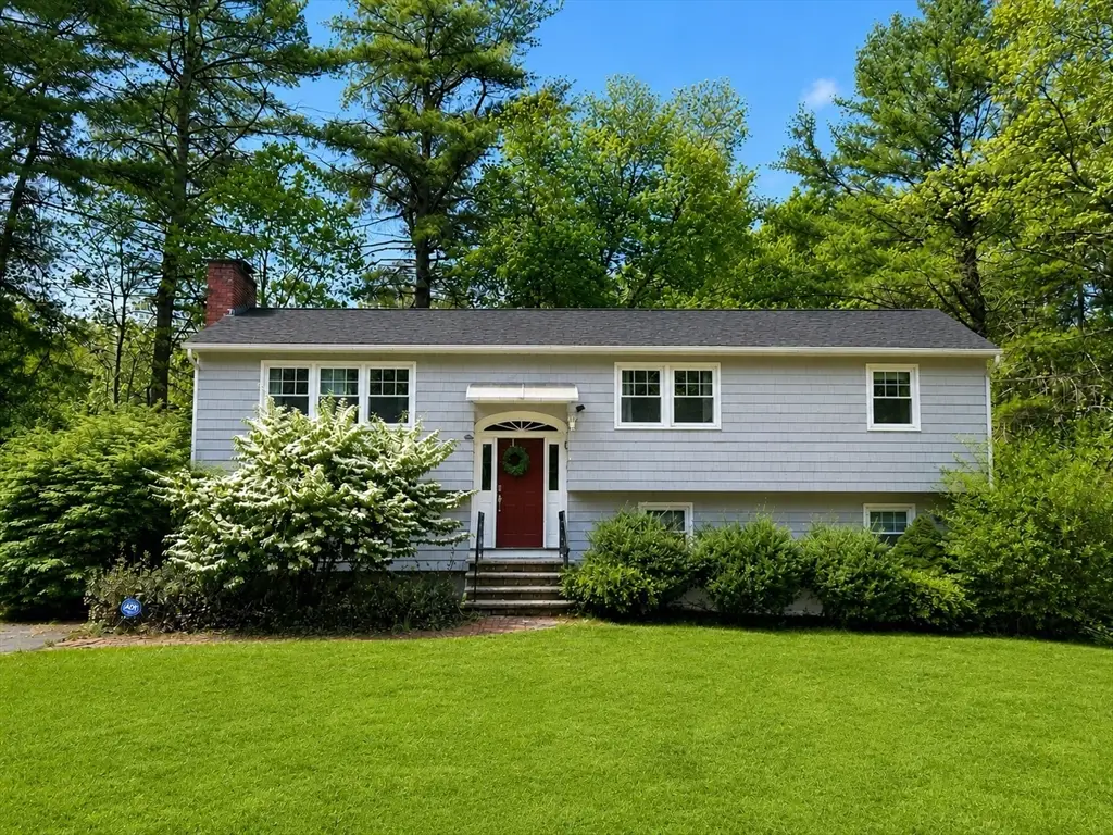 125 Craigie Cir, Carlisle, MA 01741 - #1