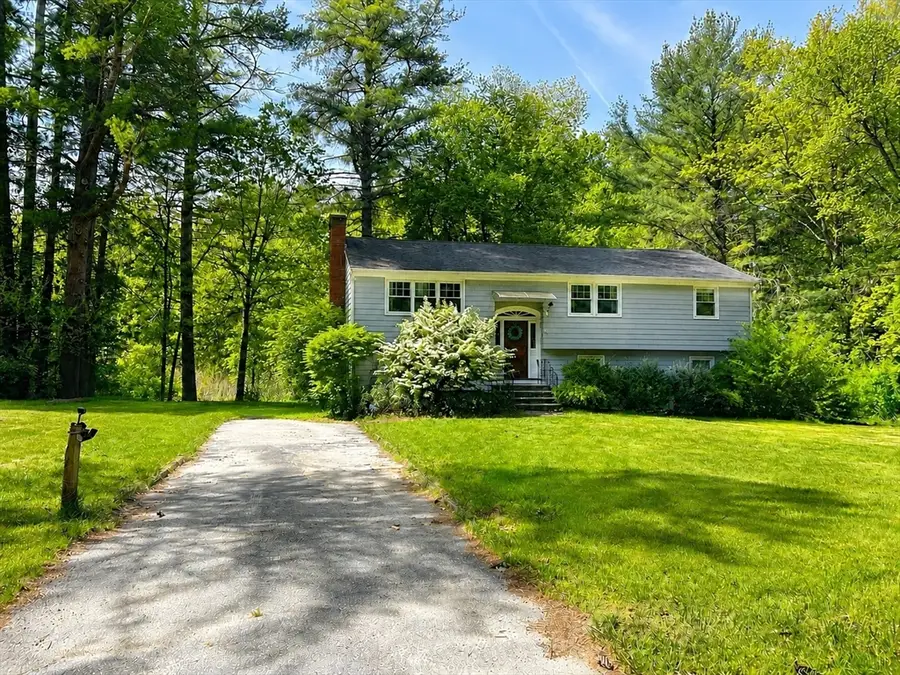 125 Craigie Cir, Carlisle, MA 01741 - #2
