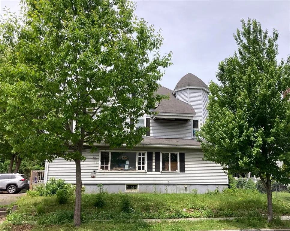 223 Elm, Holyoke, MA 01040 - #1