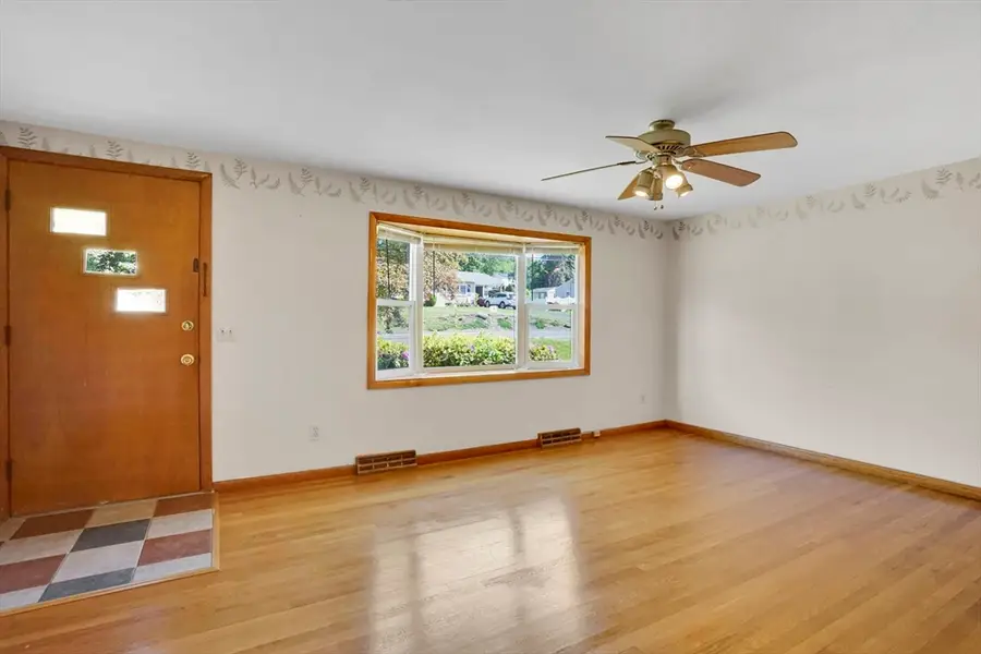 152 Kendall St, Ludlow, MA 01056 - #3