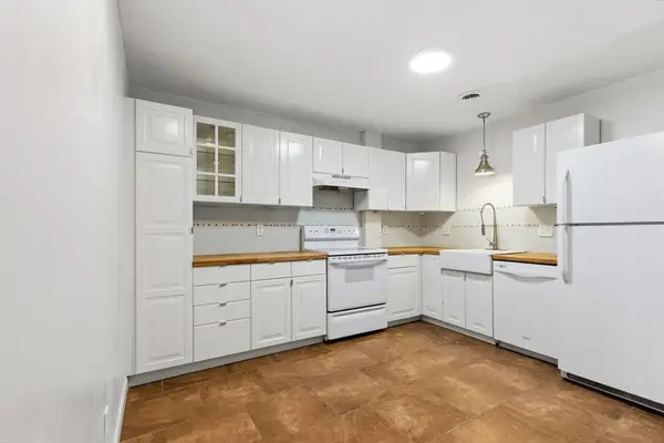 96 Old Colony Ave #234, Taunton, MA 02718