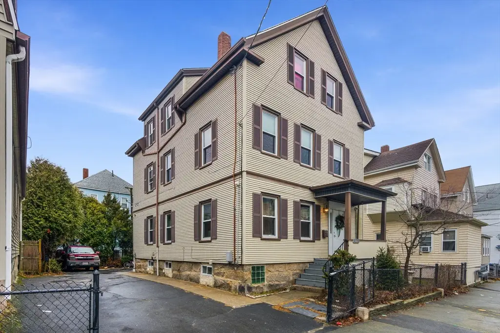 21 Salisbury St, New Bedford, MA 02744 - #1