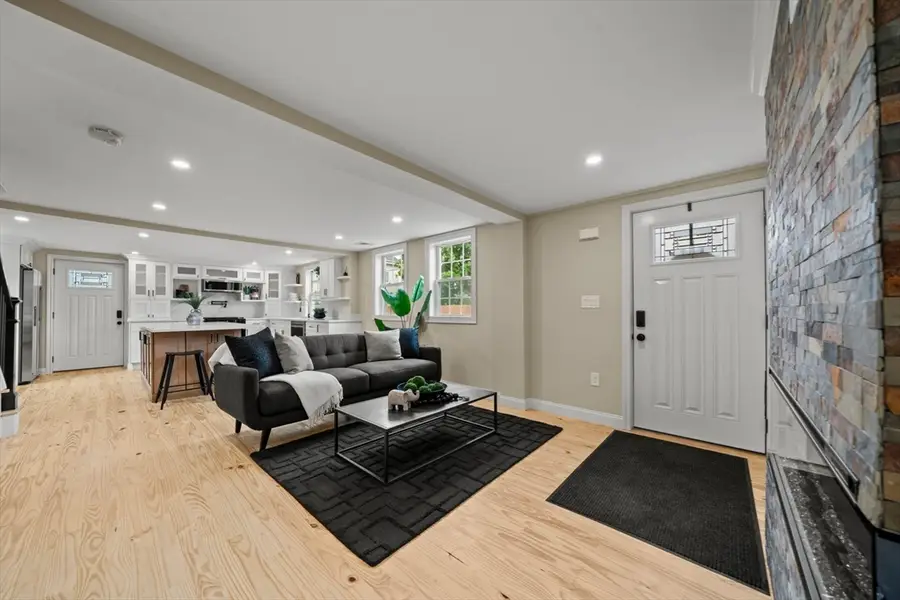 162 High St #B, Danvers, MA 01923 - #3