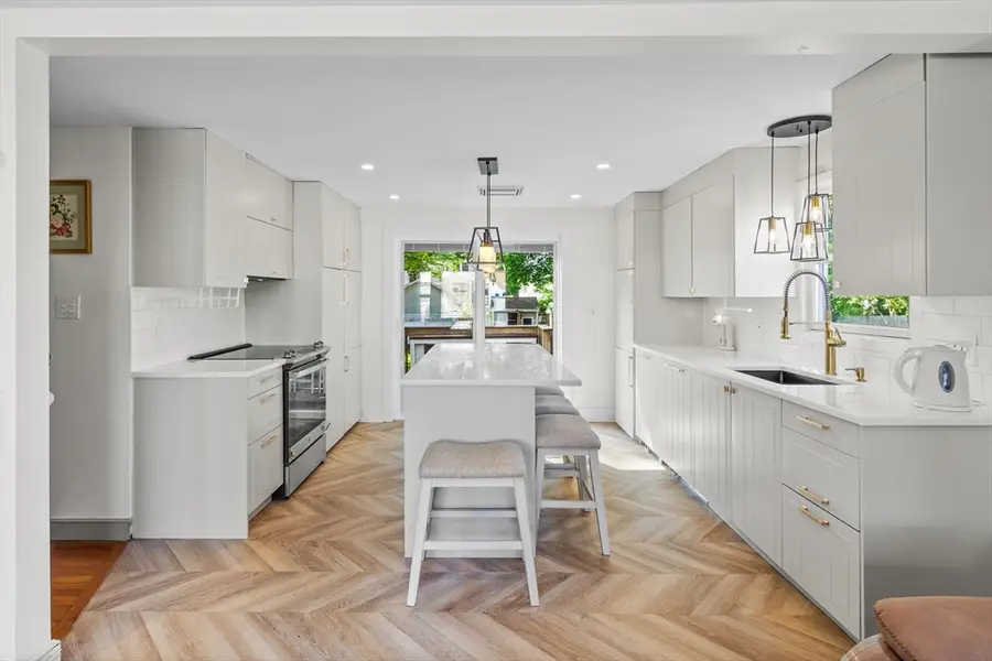 11 Hartlawn Rd, Boston, MA 02132 - #2