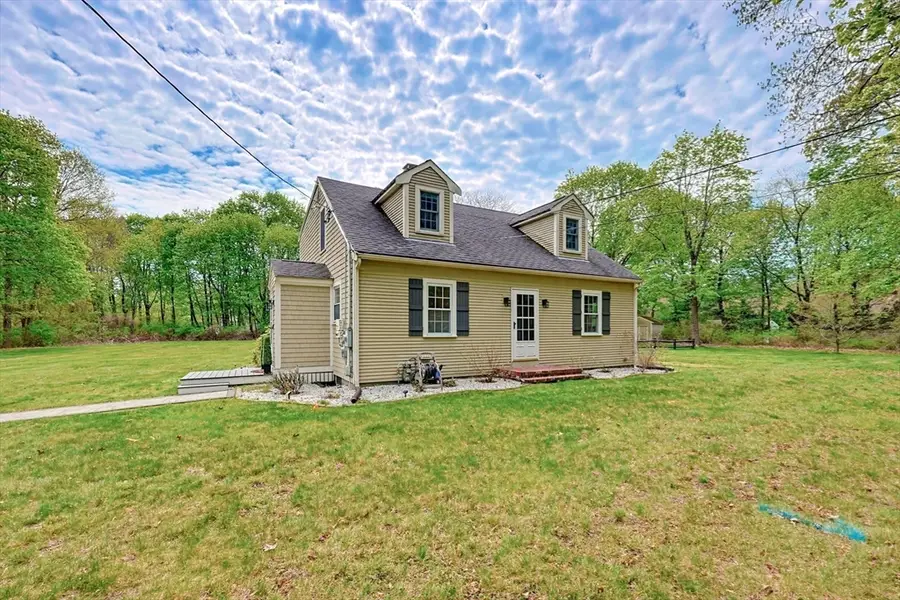 424 Dedham St, Wrentham, MA 02093 - #2
