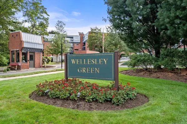 65 Grove St #444, Wellesley, MA 02482