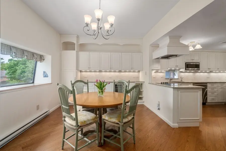 65 Grove St #444, Wellesley, MA 02482 - #3