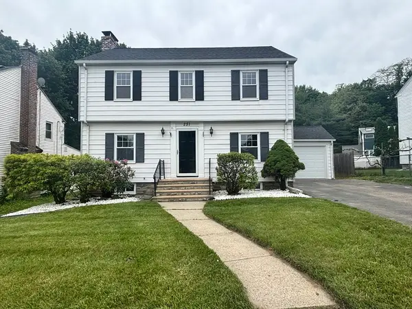 251 May St, Worcester, MA 01602