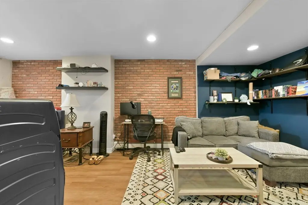 164 F St #4, Boston, MA 02127 - #1