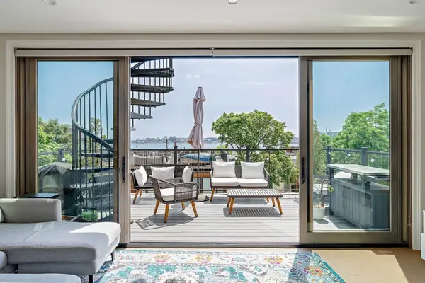 283 Webster St #3, Boston, MA 02128