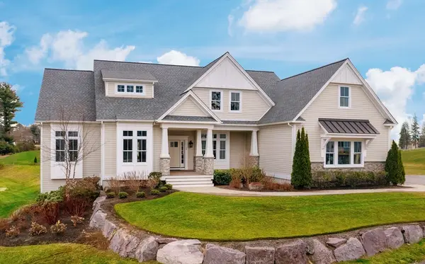 3b Johnnies Way, Rehoboth, MA 02769
