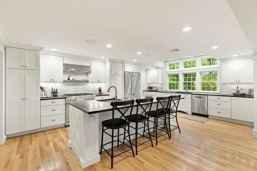 105 Thornberry Rd, Winchester, MA 01890 - #3