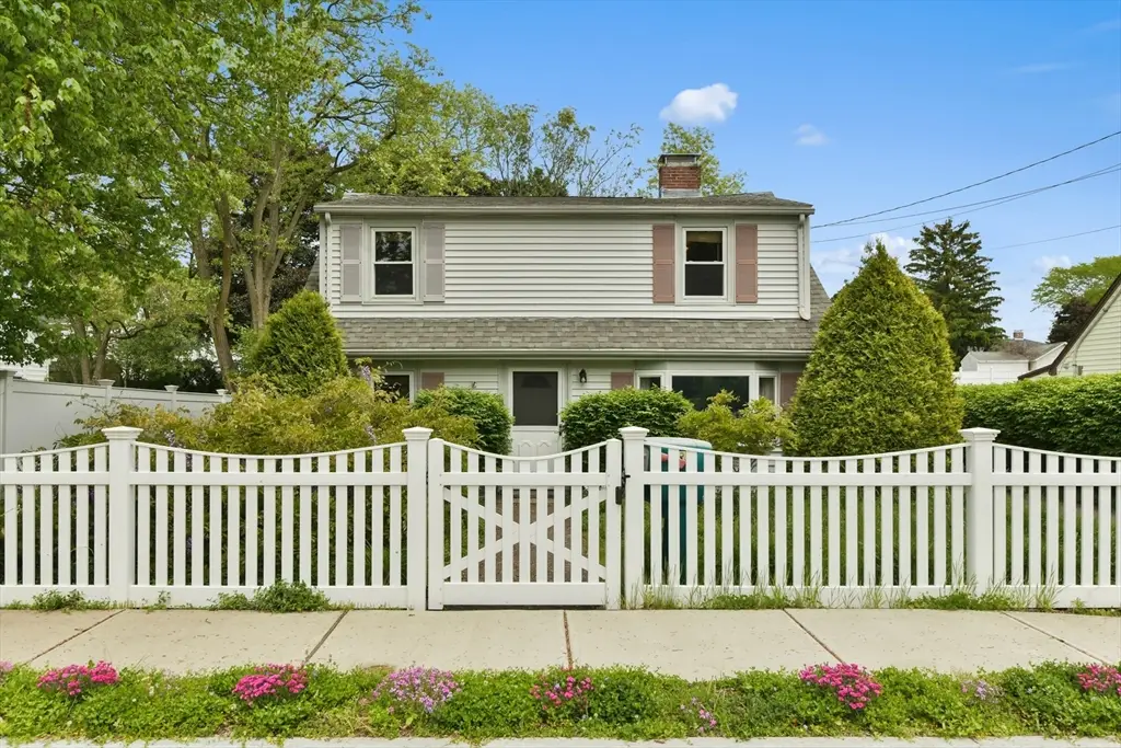 35 Alandale Pkwy, Norwood, MA 02062 - #1