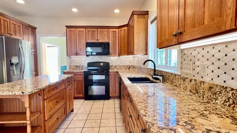 7 Deer Run, Charlton, MA 01507 - #3