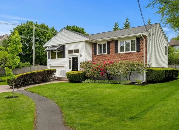 25 Countryside Ln, Marblehead, MA 01945