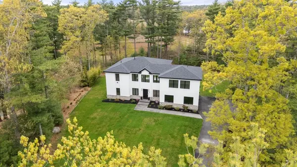 3 Kestrel Way, Carver, MA 02330