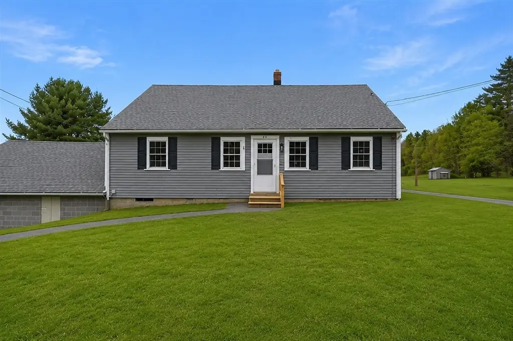 46 Smith St, Palmer, MA 01069 - #1