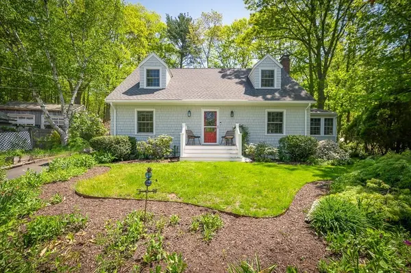 43 Woodward Ave, Gloucester, MA 01930