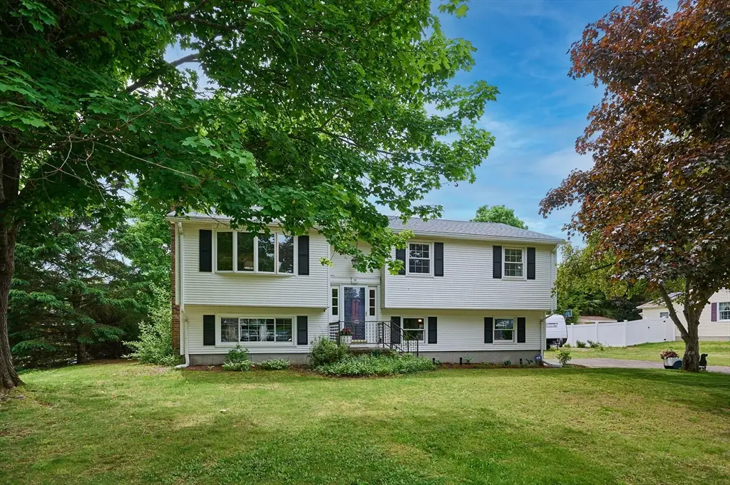 10 Robin Rd, Easthampton, MA 01027 - #1
