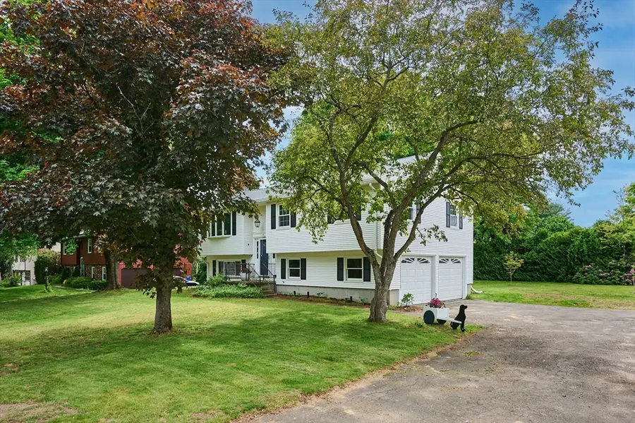 10 Robin Rd, Easthampton, MA 01027 - #2