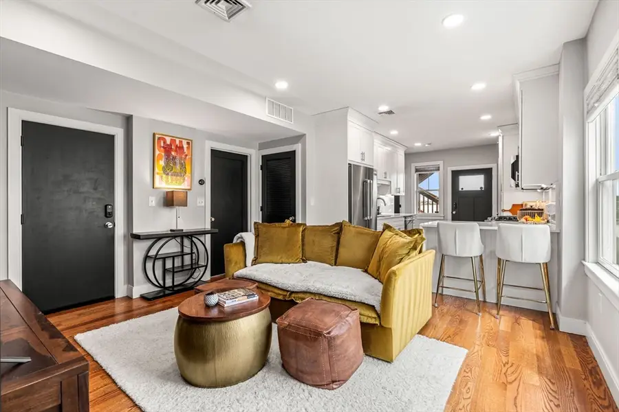 66 Falcon St #4, Boston, MA 02128 - #3