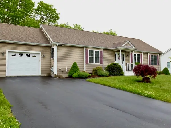 7 Rodeo Dr, East Bridgewater, MA 02333
